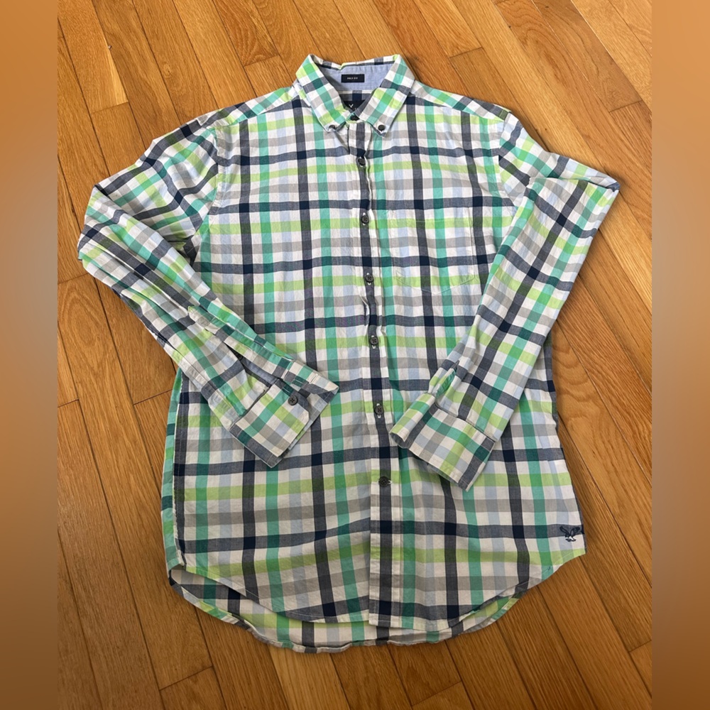 American Eagle Outfitters Green & Blue Plaid Casual Button Down Shirt Size Small